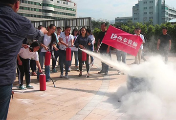 尚泰装饰丨消防安全演练，我们时刻警惕，安全第一