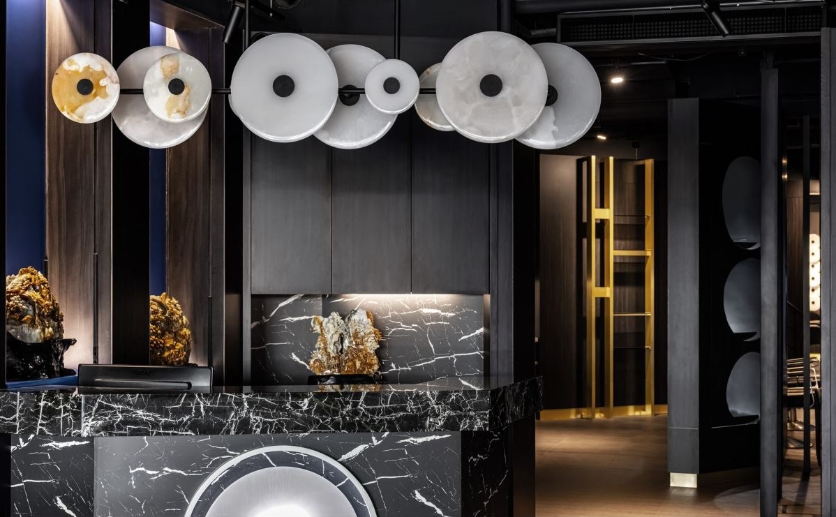 店面123656的网站怎么开www_日博365wWW133562_365体育投注注册设计:石之美异想世界！老房子翻新变身奢华风发廊